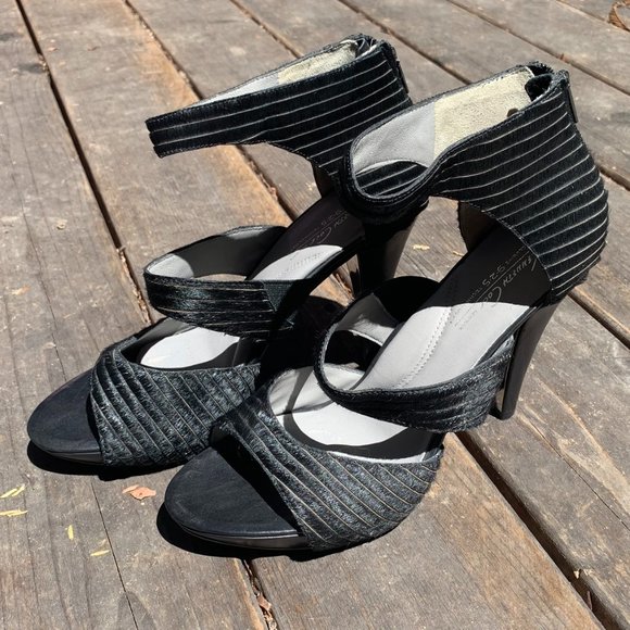 Kenneth Cole Black Zip-up Peep Toe Heels 9.5M - Picture 4 of 9